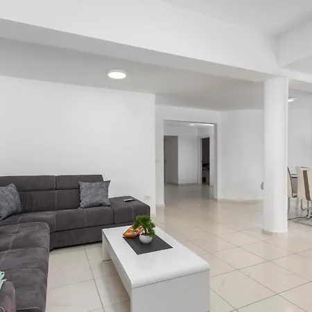 Lejlighed 3 Bedroom Stunning In Lovran