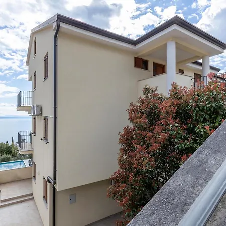 Stunning In Apartamento Lovran