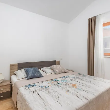 3 Bedroom Stunning In * Lovran