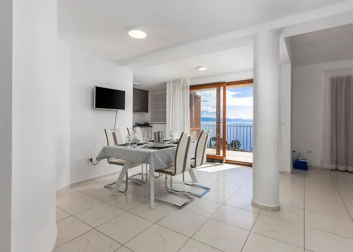アパート 3 Bedroom Stunning In *