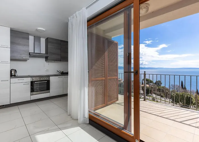 アパート 3 Bedroom Stunning In *