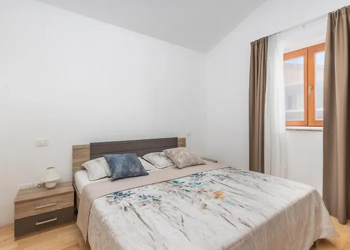 3 Bedroom Stunning In * Lovran